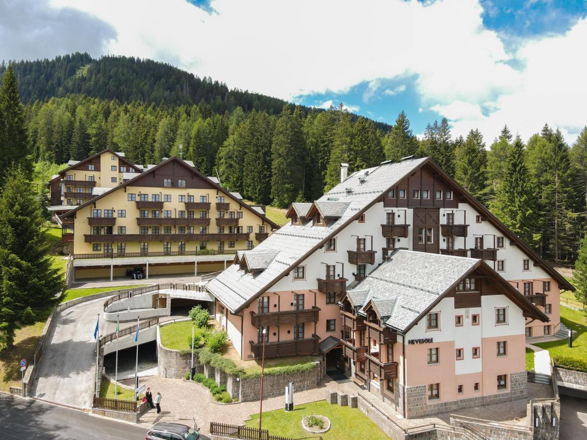 Nevesole Folgarida Resort Aparthotel المظهر الخارجي الصورة